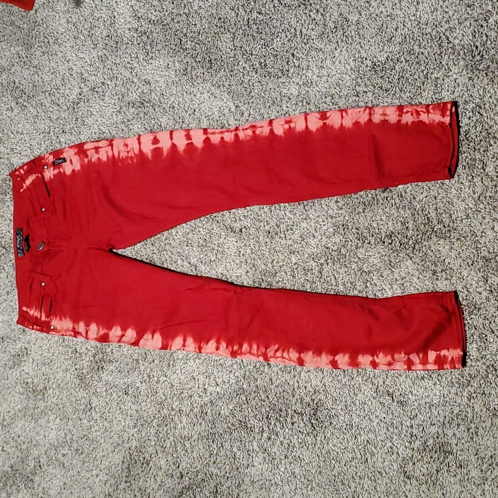 Silver jeans, red skinny jeans